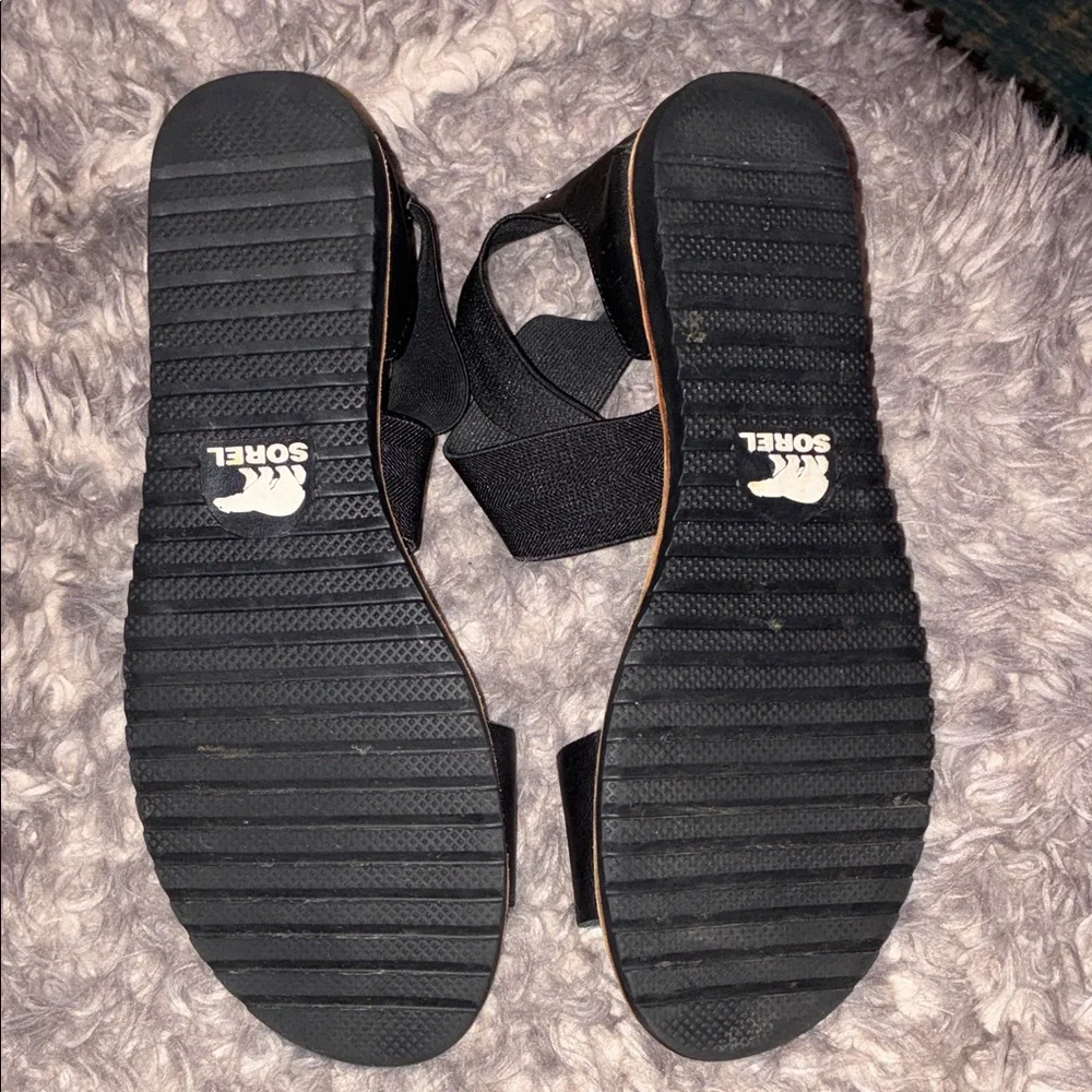 Sorel Black and Tan Sandals - Picture 4 of 7